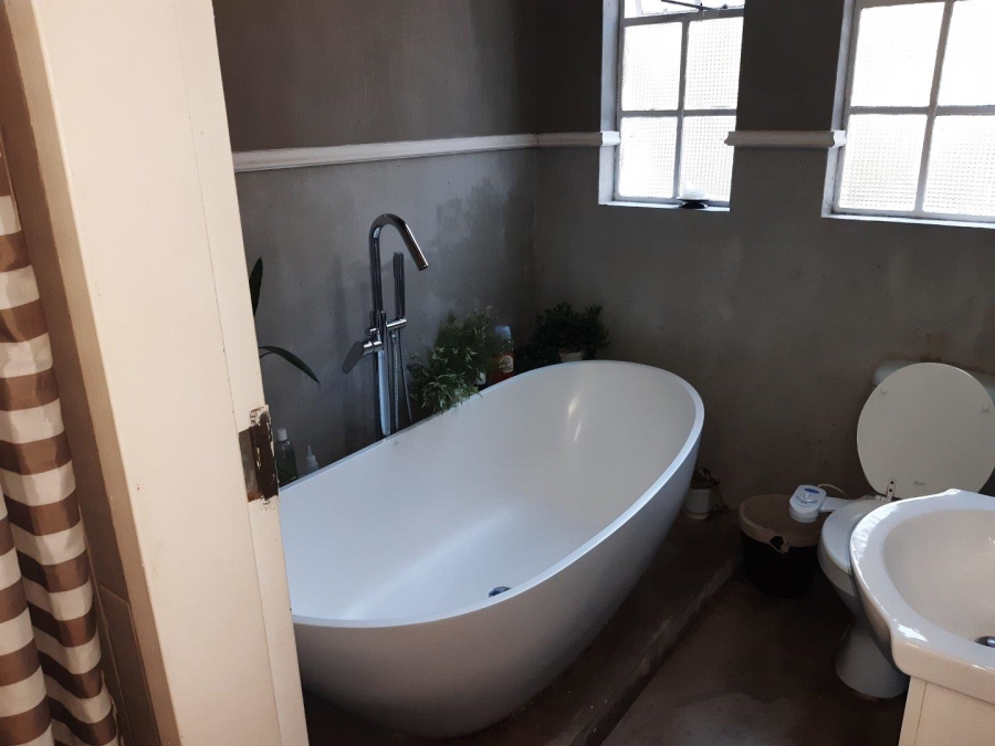 5 Bedroom Property for Sale in Paradise Beach Eastern Cape